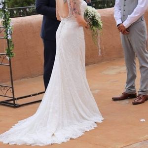 Gently used Wedding Dress
